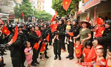 Người dân Điện Biên tiếp sức cho hàng nghìn cán bộ, chiến sĩ luyện tập diễu binh, diễu hành