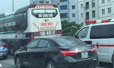 Phẫn nộ xe khách ‘cướp’ làn dừng khẩn cấp, chặn đầu xe cứu thương trên Vành đai 3
