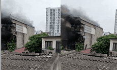 Video người dân cõng nạn nhân thoát khỏi đám cháy tại Hà Đông