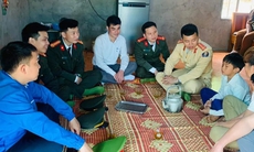 Học tiếng đồng bào để gần dân hơn