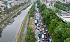 Người dân lo ngại dù đầu tư 17.000 tỷ đồng mở rộng đường Láng gấp đôi vẫn ùn tắc