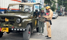 Mạnh tay xử lý xe 'u-oát' vi phạm giao thông tại Hà Nội