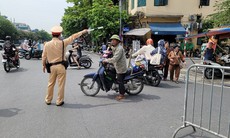 Đảo ‘móng lừa’ bảo đảm an toàn giao thông tại khu vực cầu Long Biên