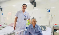 Can thiệp tim mạch cứu cụ bà 95 tuổi bị nhồi máu cơ tim nguy kịch