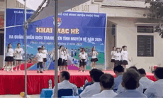 Hà Nội: Sập mái hiên nhà văn hoá, 6 cháu nhỏ bị thương