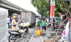 CSGT dẹp 'bến cóc' mới xuất hiện ngay tại nút giao mật độ phương tiện cao