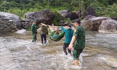 Kịp thời cứu sống người đàn ông bị rơi xuống vực trong rừng