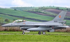 Ukraine chỉ vận hành được 3 tiêm kích F-16 vì mới đào tạo được 6 phi công?