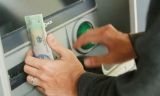 Phát hiện thiết bị lạ tại cây ATM, cần phải làm gì để không mất tiền oan?