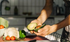 Mẹo làm đẹp đơn giản với quả bơ