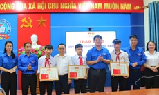 Trao huy hiệu 'Tuổi trẻ dũng cảm' cho 3 học sinh cứu 2 em nhỏ đuối nước