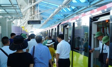 Hàng chục nghìn hành khách đi metro Nhổn - Ga Hà Nội trong ngày đầu mở cửa