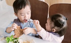 Dinh dưỡng cần thiết giúp bé vui khỏe mỗi ngày