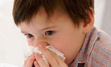 Bé trai 4 tuổi suýt chết vì cúm A/H1N1, bệnh nguy hiểm như thế nào?