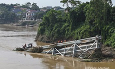 Đề xuất phương án trục vớt cầu và phương tiện trong vụ sập cầu Phong Châu