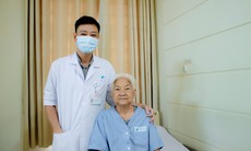 Phẫu thuật nội soi ngược dòng tán sỏi trường hợp sỏi niệu quản nhiều viên