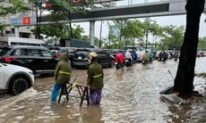 Hà Nội phân luồng giao thông vị trí bị ngập tại Quốc Oai, Hoài Đức