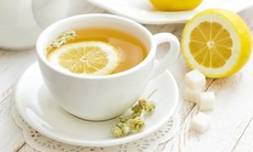 Uống nước chanh nóng có lợi gì khi bị cảm lạnh, ho?