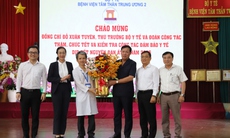 Thứ trưởng Đỗ Xuân Tuyên thăm, chúc tết các bệnh viện phía Nam