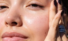 Cách trang điểm giúp bạn trông trẻ hơn tuổi thật