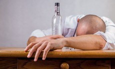 Xử trí ngộ độc rượu như thế nào?
