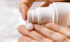 Cách chọn và dùng kem dưỡng da an toàn