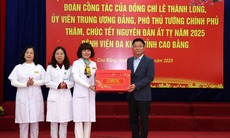 Phó Thủ tướng tặng quà Tết người dân khó khăn, cán bộ, y bác sĩ, bệnh nhân tại BVĐK tỉnh Cao Bằng