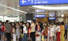 TP Hồ Chí Minh: Đông đảo người dân du Xuân bằng tuyến metro số 1