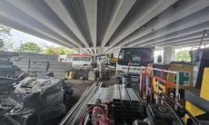 Thành phố Hồ Chí Minh khẩn trương di dời các bãi xe, kho hàng dưới gầm cầu