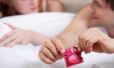 Lây nhiễm HIV khi quan hệ tình dục đường âm đạo: Vì sao phụ nữ có nguy cơ cao hơn nam giới