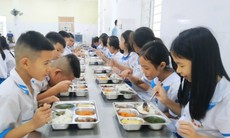 Dinh dưỡng học đường: Bữa ăn bán trú của con được làm ra như thế nào?