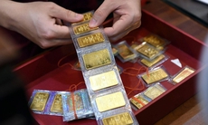 Giá vàng hôm nay ngày 2/10 quay đầu giảm mạnh