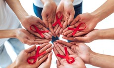 Vị thành niên nhiễm HIV: Không chỉ điều trị mà còn phải phòng lây nhiễm