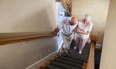 Bệnh cơ lạ khiến người già yếu dần từng ngày