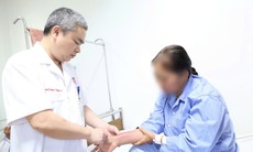 Cấy chỉ giảm đau xương khớp, người phụ nữ bị nhiễm trùng viêm mô bào