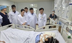 Phó Chủ tịch UBND tỉnh Nghệ An thăm hỏi các nạn nhân sau vụ tấn công tại Bệnh viện Sản Nhi
