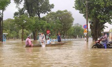 Tổ hợp đa thiên tai gây mưa lũ lịch sử ở miền Trung