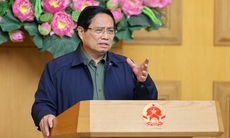 Thủ tướng: Bằng mọi biện pháp tiếp tế cho người dân tại nơi ngập sâu, chia cắt, sạt lở ở miền Trung