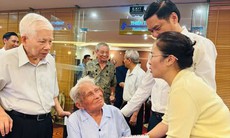 Xúc động nét chữ của vị tướng trăm tuổi trên phong bì ủng hộ đồng bào bị thiệt hại do bão lũ