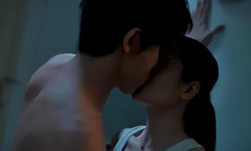 Cảnh 'nóng' của 'tổng tài' Denis Đặng và Việt Hoa gây tranh cãi trong 'Gió ngang khoảng trời xanh'