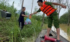 Những chuyến hàng cứu trợ đến với bà con vùng lũ Nghệ An
