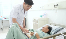 Ca mổ cứu cụ bà 85 tuổi bị ung thư dạ dày mắc nhiều bệnh nền nguy hiểm