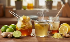 Mật ong chanh gừng, thức uống giá trị trong thời tiết giao mùa