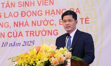 Thứ trưởng Thường trực Vũ Mạnh Hà nhắn nhủ tân sinh viên trường Dược 'nuôi dưỡng khát vọng, dám đổi mới sáng tạo và tỏa sáng'