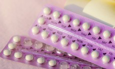 Có thể uống thuốc tránh thai giữa chu kỳ kinh nguyệt không?