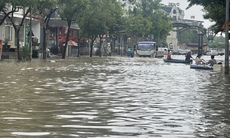 Hà Nội: 'Ốc đảo An Khánh' lại chìm trong biển nước sau mưa