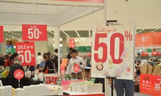 Hội chợ Mùa Thu lần thứ Nhất – 2025: Hàng thời trang giảm giá 'la liệt', người tiêu dùng săn deal 'hời'