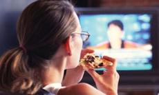 Ảnh hưởng của tâm lý và thói quen ăn uống đến cân nặng