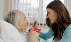 Những lưu ý trong dinh dưỡng và chăm sóc phục hồi sau đột quỵ