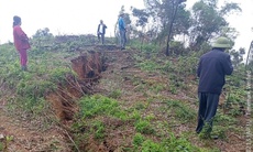 Xuất hiện vết nứt dài khoảng 150m trên núi khu vực ở Hà Tĩnh